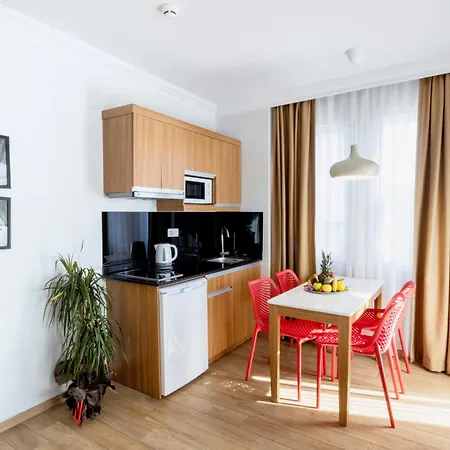 Comfort Hotell 3*